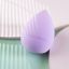 Solomeya Косметический спонж для макияжа, меняющий цвет “Purple-pink”/  Color Changing blending sponge Purple-pink